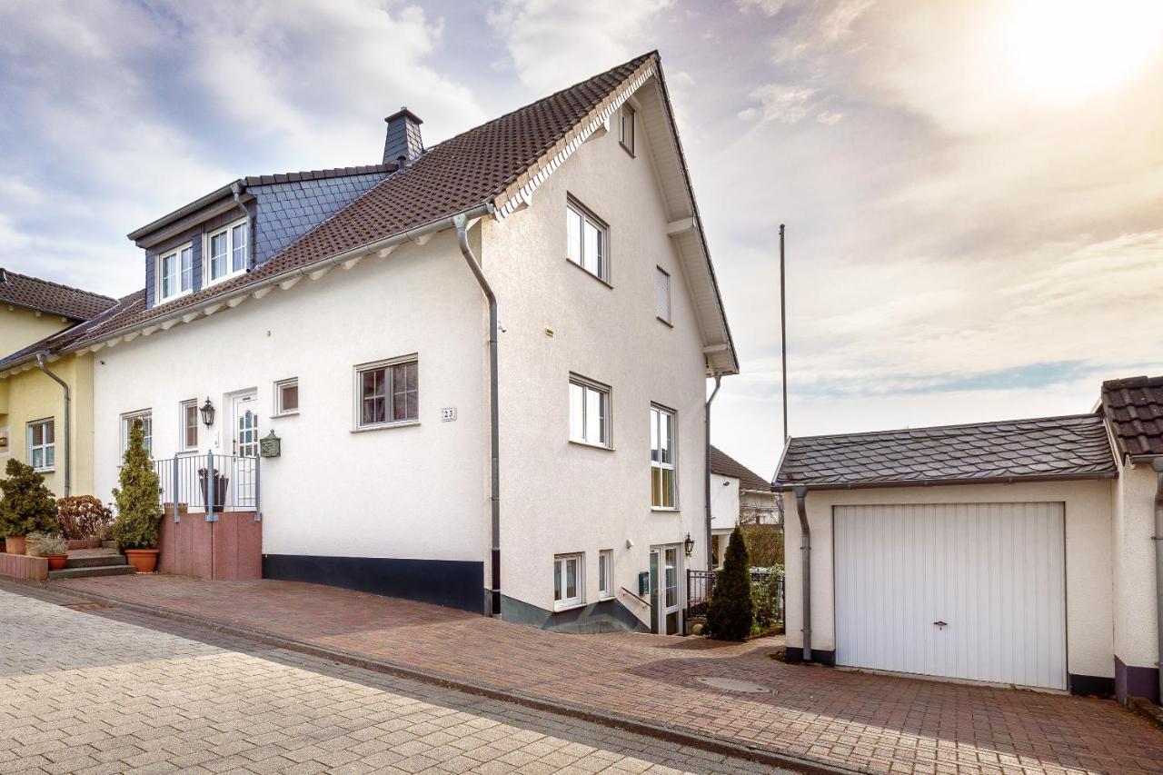 Ferienwohnung Julia - Klimatisiert Wolken Bagian luar foto